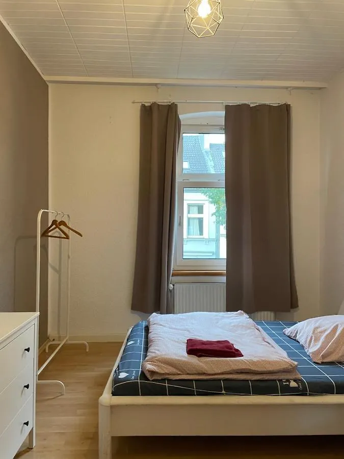 Lovely Room In Duesseldorf Nearly Duesseldorf Hbf דיסלדורף